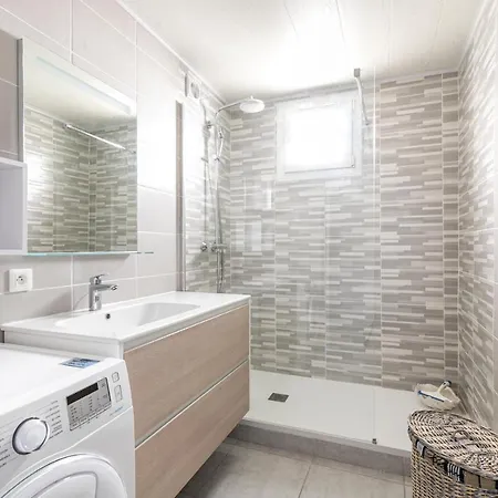 Pour 4 - 450m Des Sables D'or Apartment